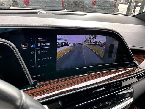 Used 2023 Cadillac Escalade Premium Luxury image 23