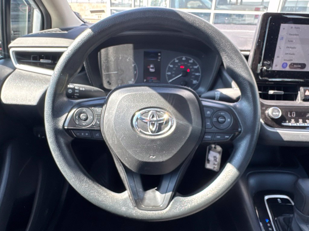 Used 2025 Toyota Corolla LE FWD image 14