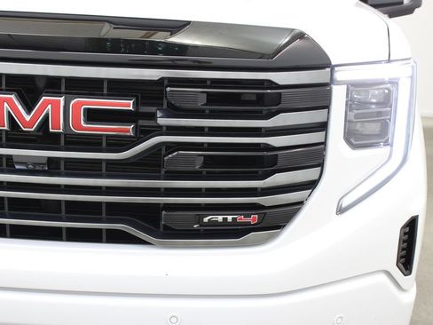 Used 2025 GMC Sierra 1500 AT4 AWD/4WD image 8