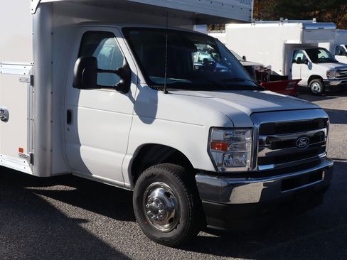 New 2026 Ford E-450 and Econoline 450 Super Duty w/ Power Equipment Group RWD image 2