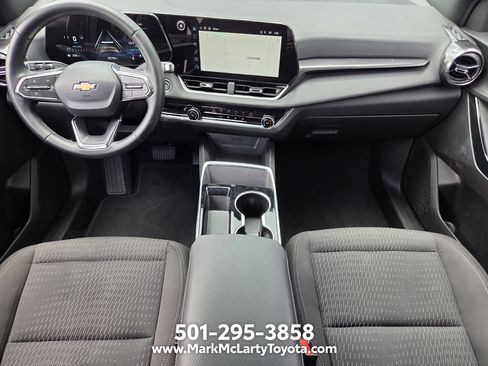 Used 2025 Chevrolet Equinox LT FWD image 12