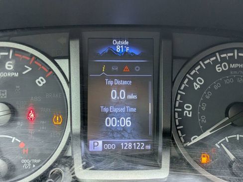 Used 2021 Toyota Tacoma TRD Off-Road w/ Technology Package AWD/4WD image 26