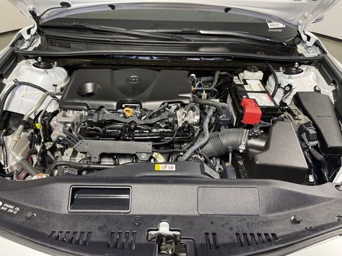 Certified 2022 Toyota Camry SE image 9