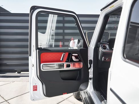 Used 2025 Mercedes-Benz G 63 AMG 4MATIC image 35