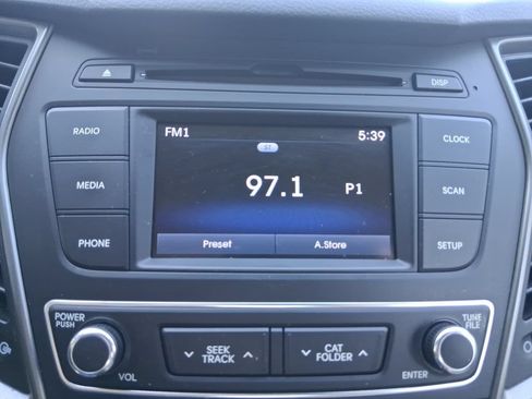 Used 2017 Hyundai Santa Fe Sport FWD image 17