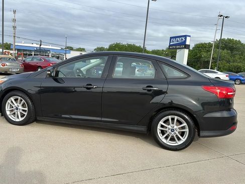 Used 2015 Ford Focus SE FWD image 9