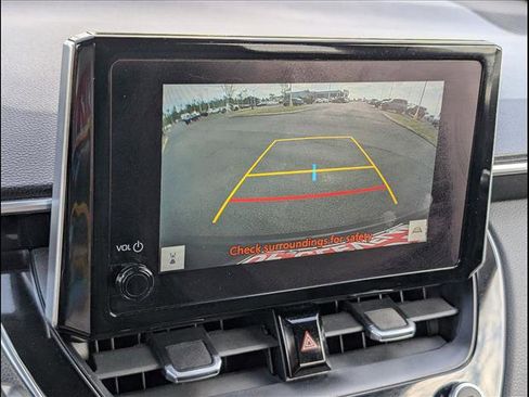 Used 2024 Toyota Corolla Cross XLE FWD image 19