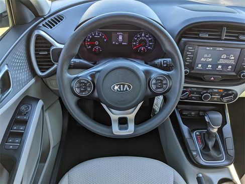 Used 2020 Kia Soul LX image 16