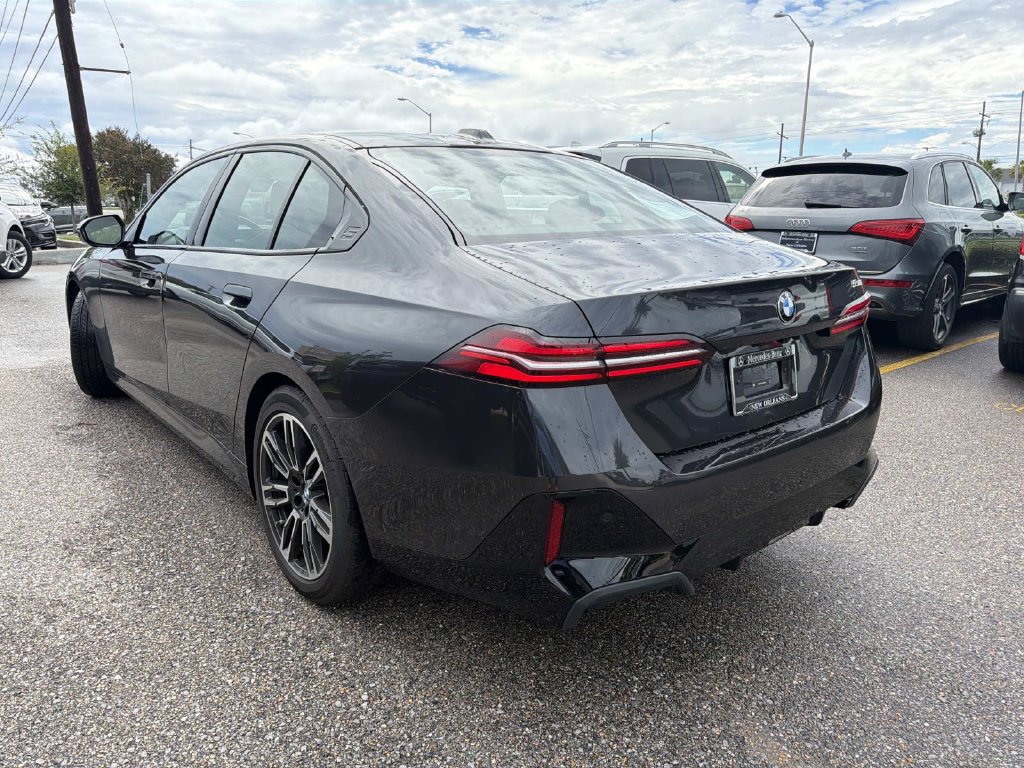 Used 2026 BMW 530i RWD image 5