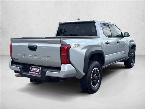 Certified 2025 Toyota Tacoma TRD Off-Road AWD/4WD image 5