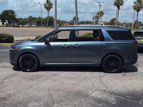 Used 2022 Kia Carnival SX FWD image 8