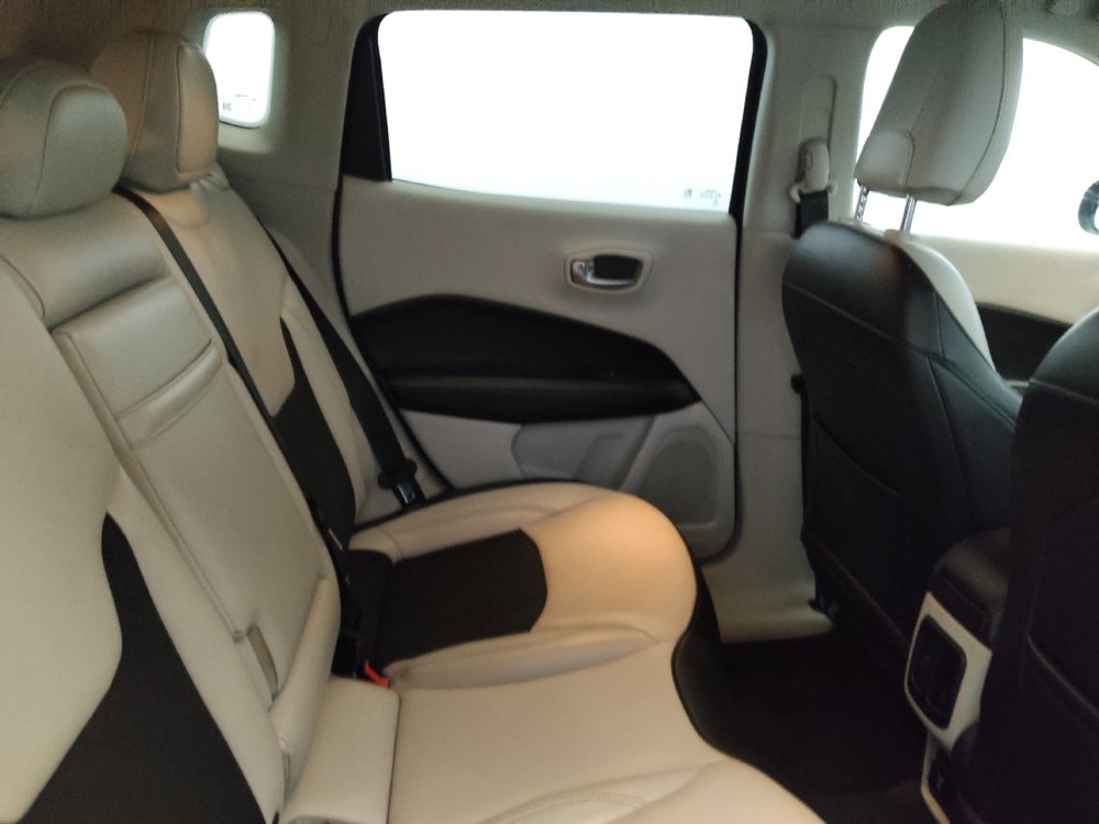Used 2019 Jeep Compass Latitude FWD image 19