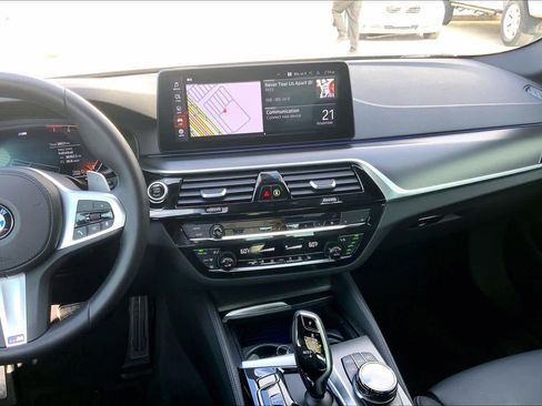 Used 2022 BMW 540i w/ Executive Package image 6