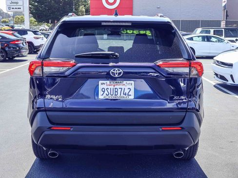 Used 2025 Toyota RAV4 XLE AWD/4WD image 19