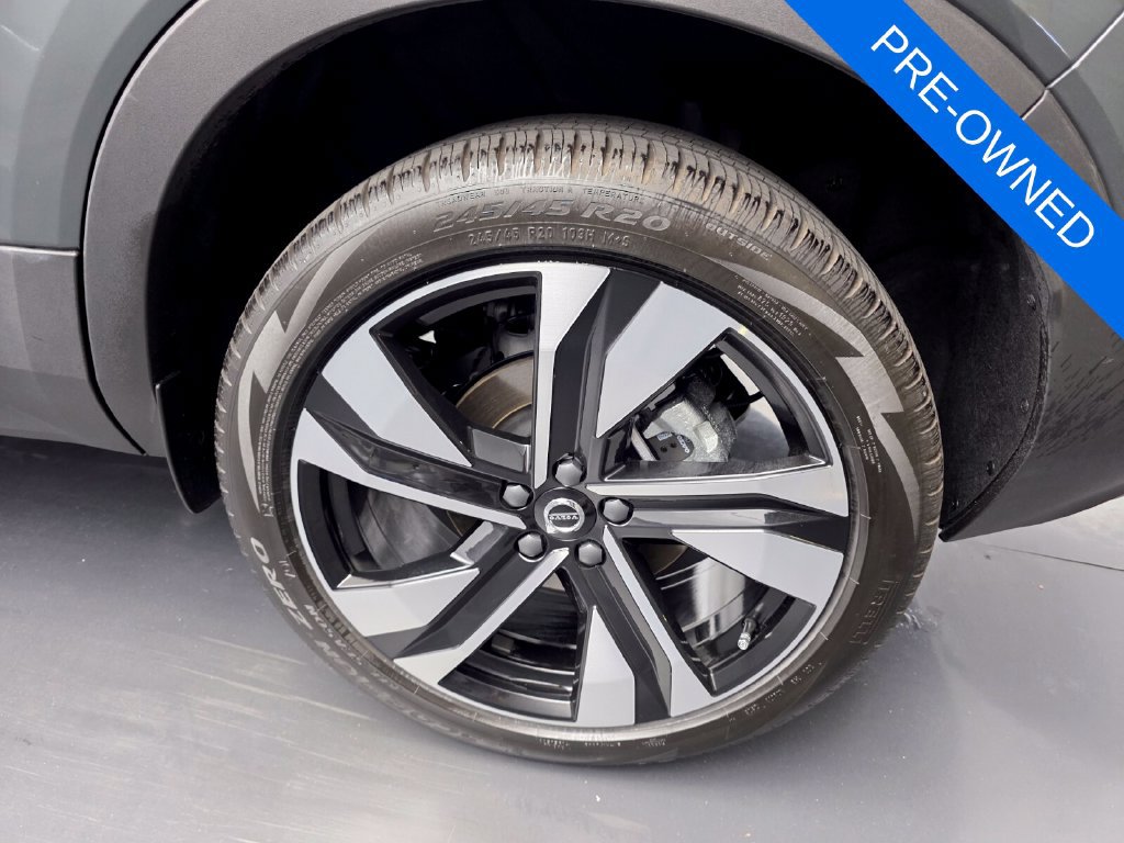 Used 2026 Volvo XC40 B4 Plus w/ Protection Package FWD image 18