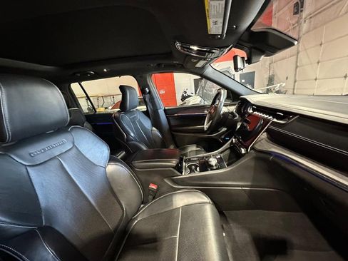 Used 2021 Jeep Grand Cherokee L Overland w/ Luxury Tech Group IV image 15