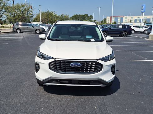 Used 2024 Ford Escape Platinum w/ Premium Technology Package AWD/4WD image 8