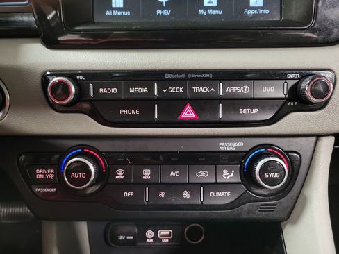 Used 2019 Kia Niro EX FWD image 20