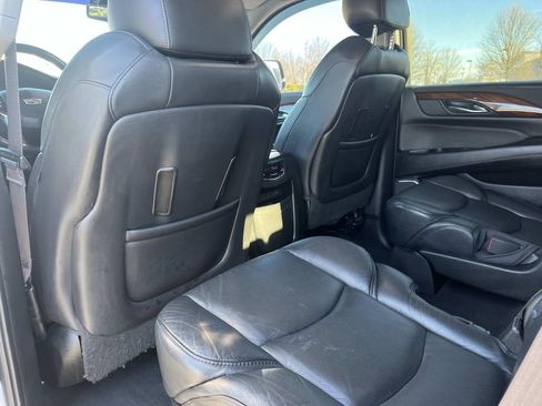 Used 2017 Cadillac Escalade Luxury image 22