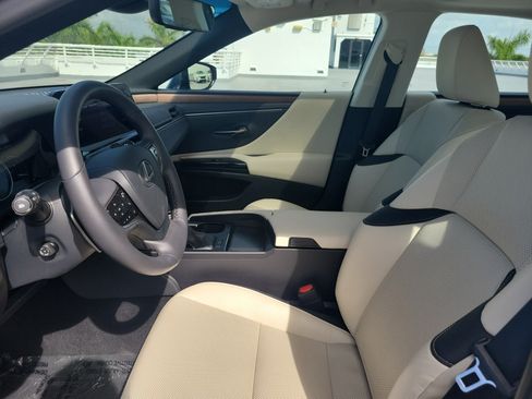 Certified 2023 Lexus ES 250 w/ Premium Package AWD/4WD image 21