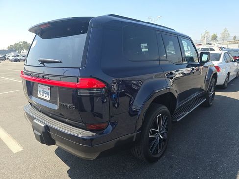 Used 2025 Lexus GX 550 w/ Cold Area Package image 2