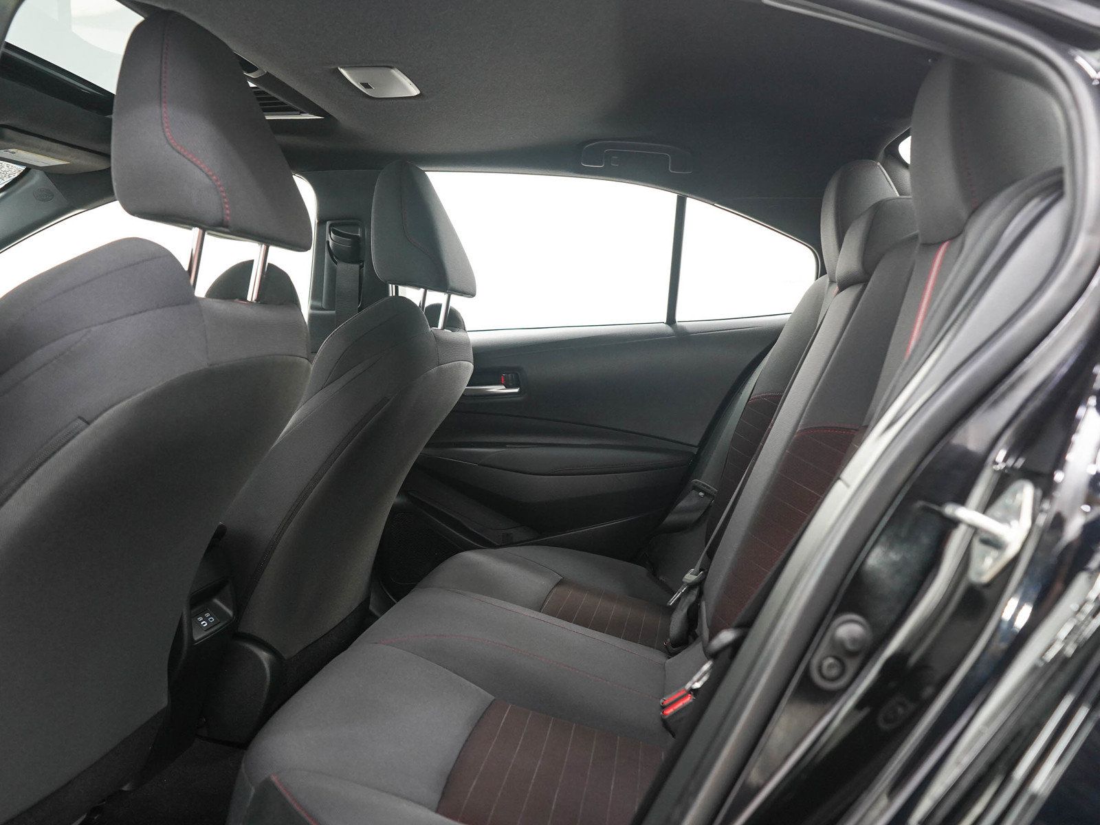 Used 2023 Toyota Corolla SE w/ SE Premium Package FWD image 13