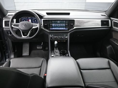 Used 2023 Volkswagen Atlas Cross Sport SE w/ Panoramic Sunroof Package image 21