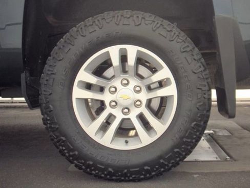 Used 2019 Chevrolet Silverado 1500 LT w/ All Star Edition image 21