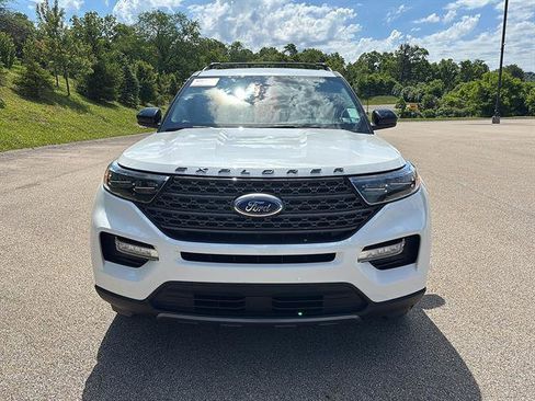 Certified 2024 Ford Explorer XLT w/ Equipment Group 202A AWD/4WD image 7