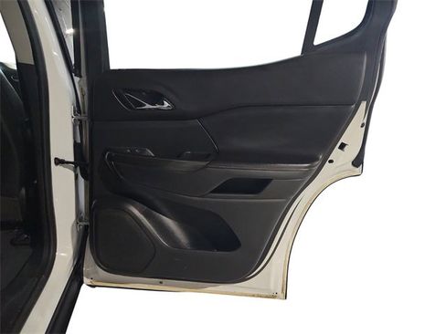 Used 2020 GMC Acadia SLT image 26