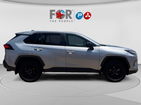Used 2023 Toyota RAV4 LE FWD image 6