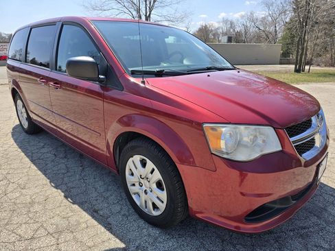 Used 2014 Dodge Grand Caravan SE w/ Quick Order Package 29E SE image 3