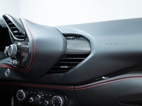 Used 2018 Ferrari 488 GTB RWD image 31