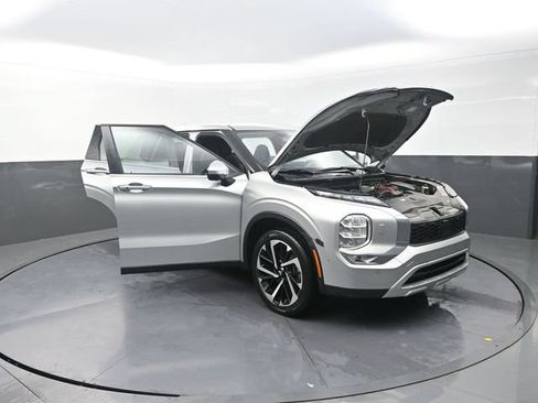 Used 2024 Mitsubishi Outlander SE AWD/4WD image 39