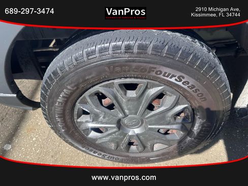 Used 2017 Ford Transit 350 XLT image 18