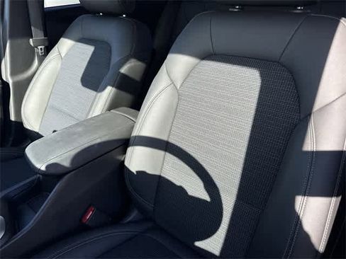 Used 2025 Buick Envista Preferred image 12