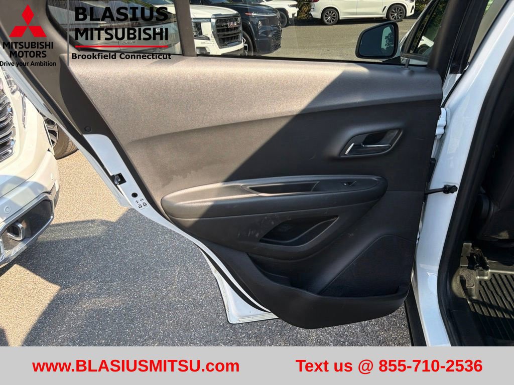 Used 2022 Chevrolet Trax LT w/ Sport Edition AWD/4WD image 34