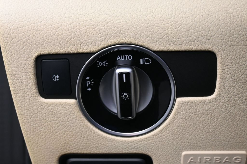 Used 2017 Mercedes-Benz SLC 300 image 20