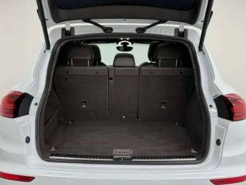 Used 2018 Porsche Cayenne Platinum Edition image 54