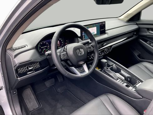 Used 2025 Honda Accord Touring image 18