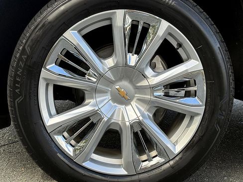 Used 2022 Chevrolet Suburban High Country image 8