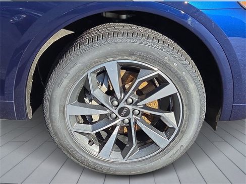 Certified 2024 Audi Q5 2.0T Premium Plus w/ Premium Plus Package image 8