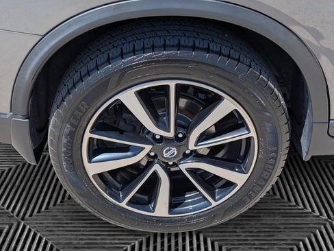 Used 2019 Nissan Rogue SL w/ Premium Package AWD/4WD image 26