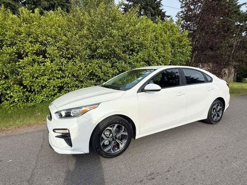 Used 2021 Kia Forte LXS FWD image 7
