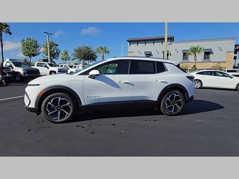 New 2026 Chevrolet Equinox EV LT image 17