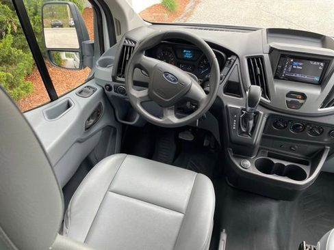 Certified 2019 Ford Transit 250 130 Medium Roof RWD image 7