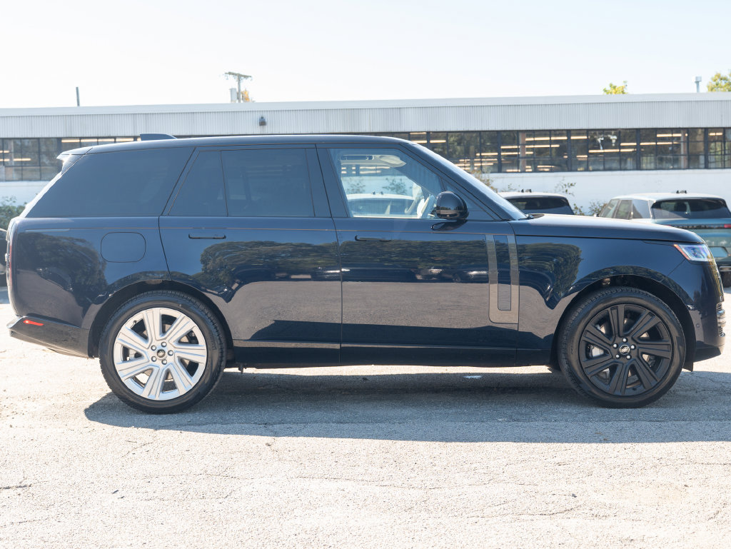 Used 2023 Land Rover Range Rover SE AWD/4WD image 8