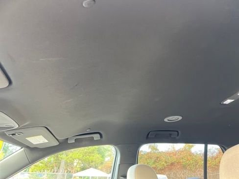 Used 2022 Chevrolet Traverse LS image 28