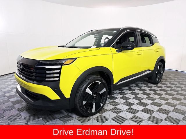 Used 2025 Nissan Kicks SR FWD image 3