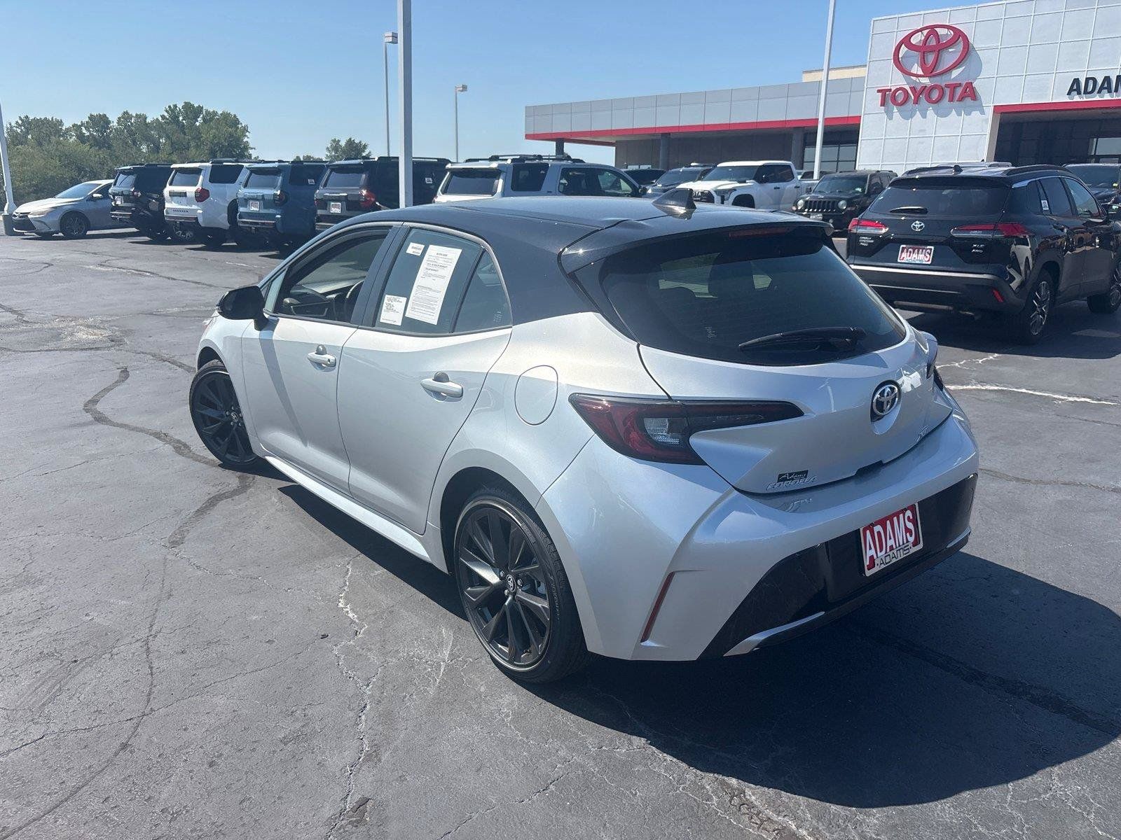 Used 2026 Toyota Corolla XSE FWD image 8